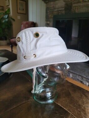 The Tilley Orbit Hat
